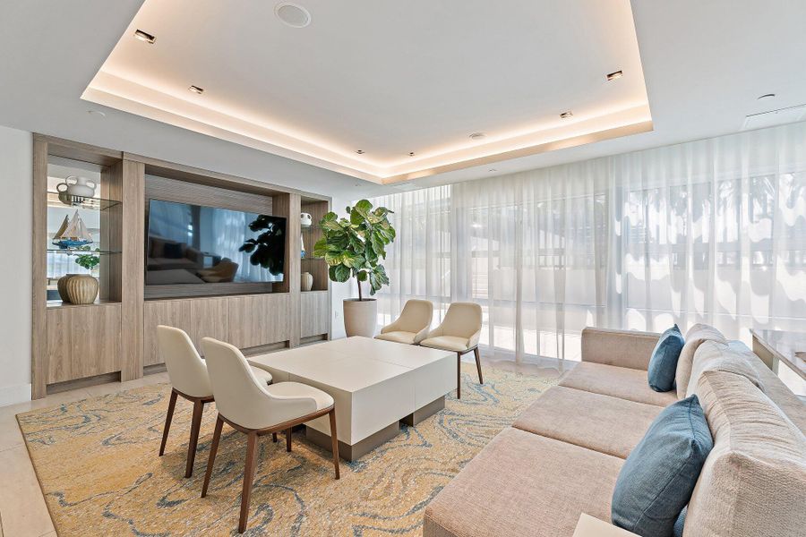 3100NOceanDr-906- Clubroom