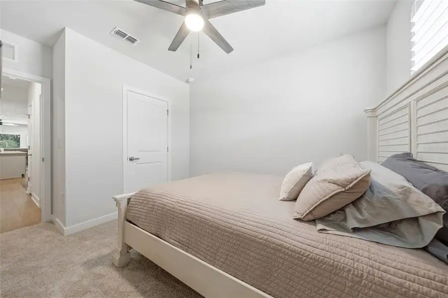 Furnished interior view inside a new home in , Lady Lake (Image 10).