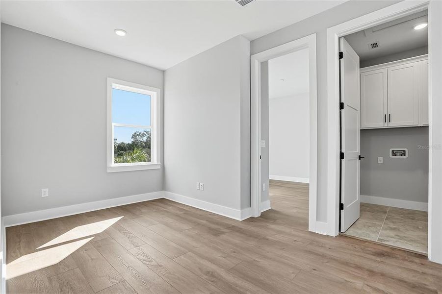 Spacious, unfurnished interior of a new home in , St. Petersburg (Image 44).