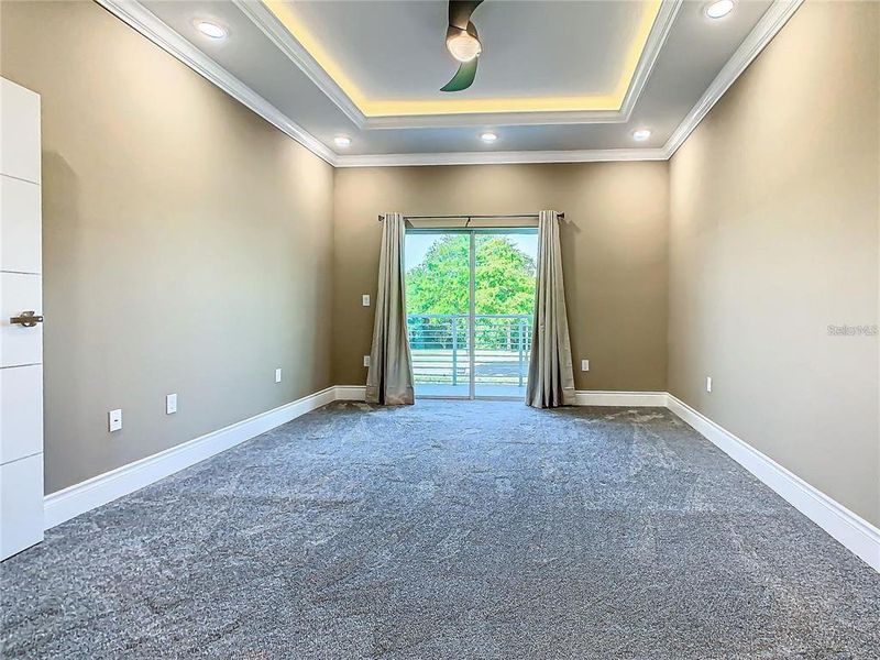 Spacious, unfurnished interior of a new home in , Davenport (Image 23).