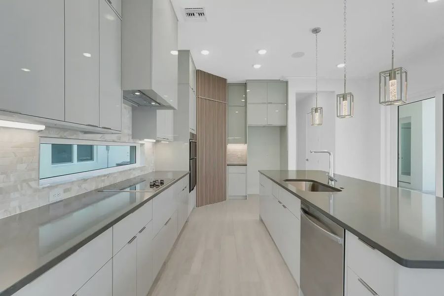 3036 Kensington Ave:Interior