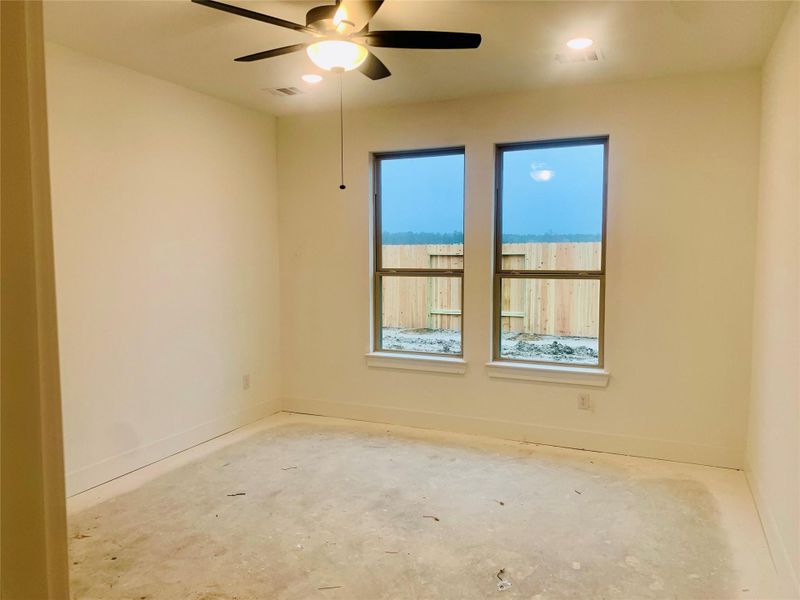 Spacious, unfurnished interior of a new home in Harrington Trails, New Caney (Image 12).