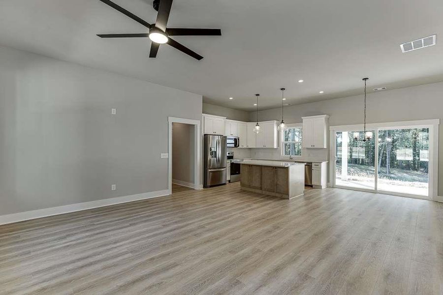 Spacious, unfurnished interior of a new home in , Jefferson (Image 34).