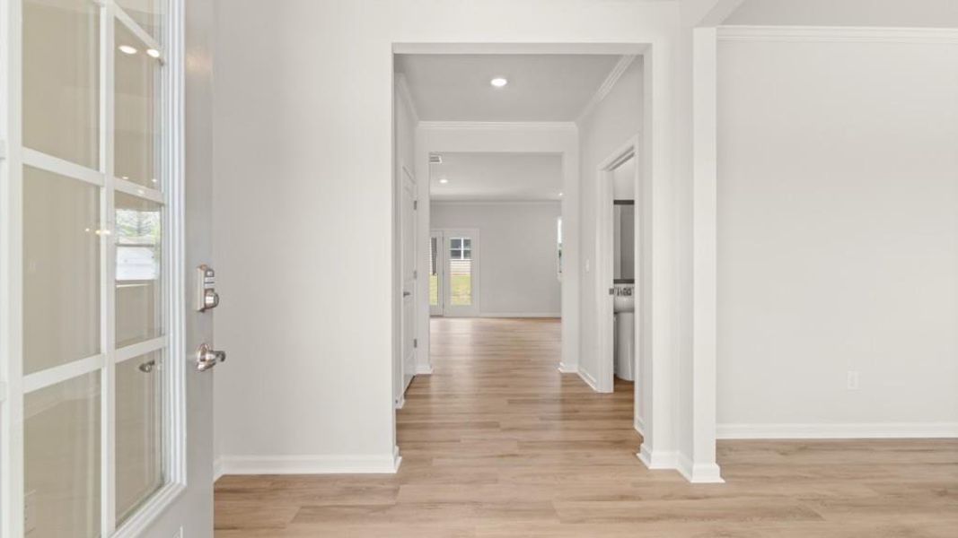 Spacious, unfurnished interior of a new home in Fairway 17 at Mirror Lake, Villa Rica (Image 12).