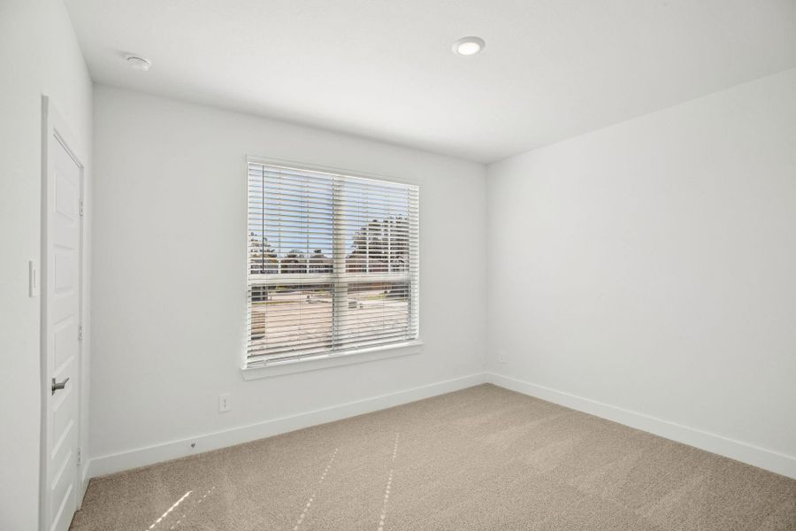 Spacious, unfurnished interior of a new home in Pinewood Trails - Luxe Series, Houston (Image 42).