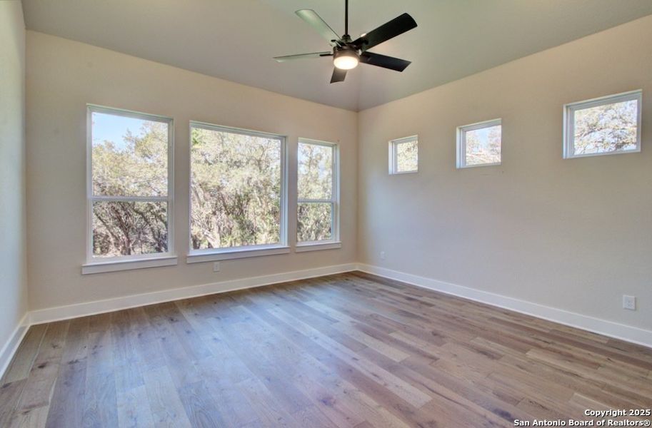 Spacious, unfurnished interior of a new home in Verandas at the Rim, San Antonio (Image 19). Spacious, unfurnished interior of a new home in Verandas at the Rim, San Antonio (Image 19).