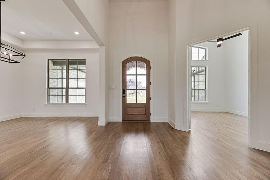 Spacious, unfurnished interior of a new home in King's Crossing - Phase 3, Parker (Image 34).
