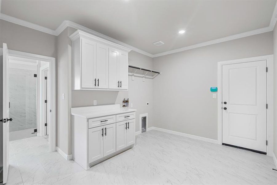 Furnished interior view inside a new home in Pecan Plantation, Granbury (Image 8).