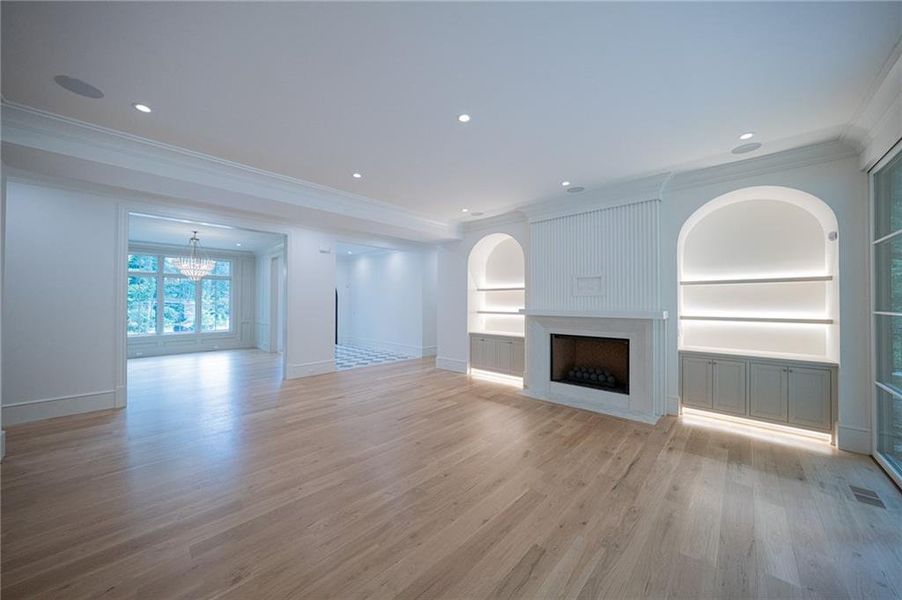 Spacious, unfurnished interior of a new home in Blue Heron Walk, Atlanta (Image 17).