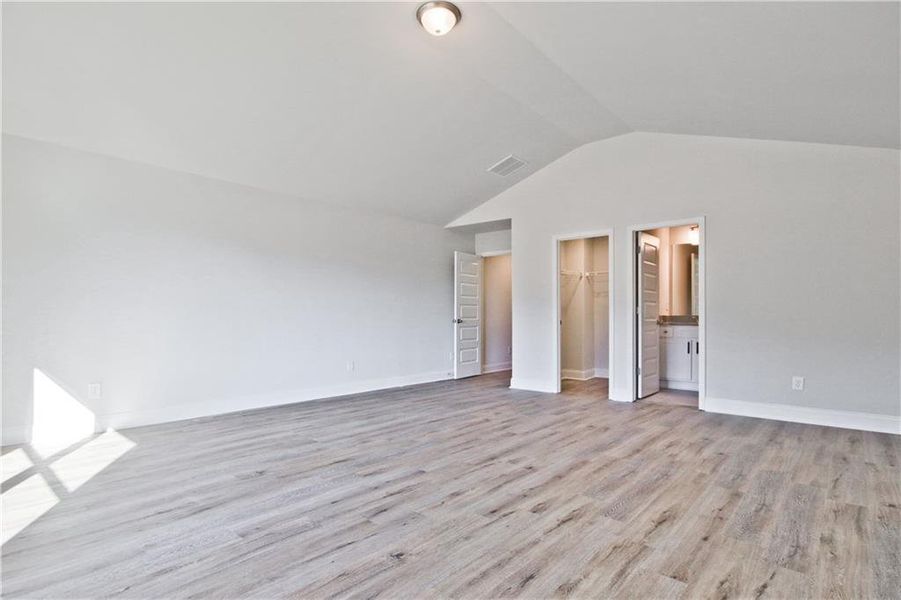 Spacious, unfurnished interior of a new home in Highland Park, Stonecrest (Image 30).