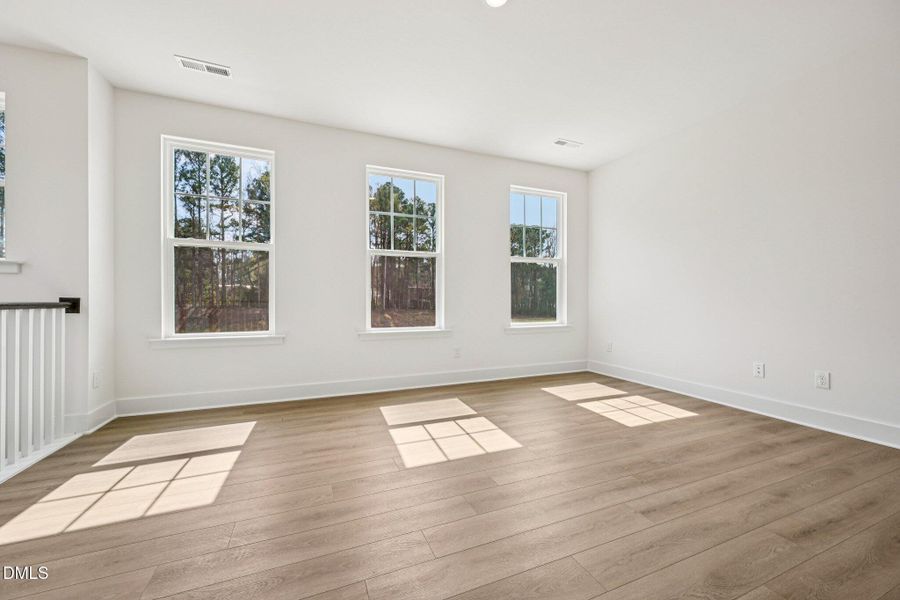 6-web-or-mls-Dunzo Dr-S1203-006