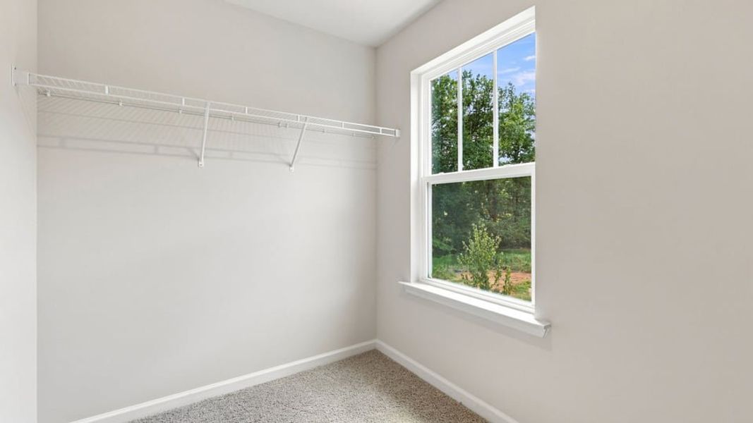 Spacious, unfurnished interior of a new home in Hawk Ridge, Anderson (Image 33).