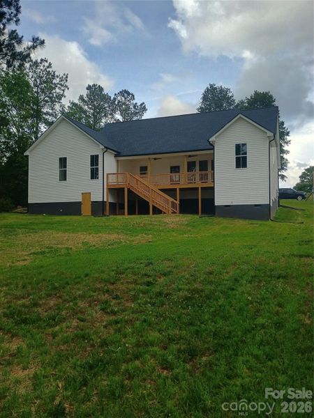 LARGE BACK YARD