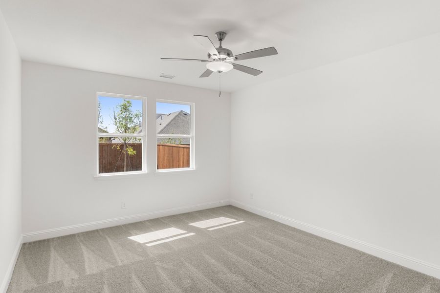 Spacious, unfurnished interior of a new home in Creekside, Royse City (Image 19).