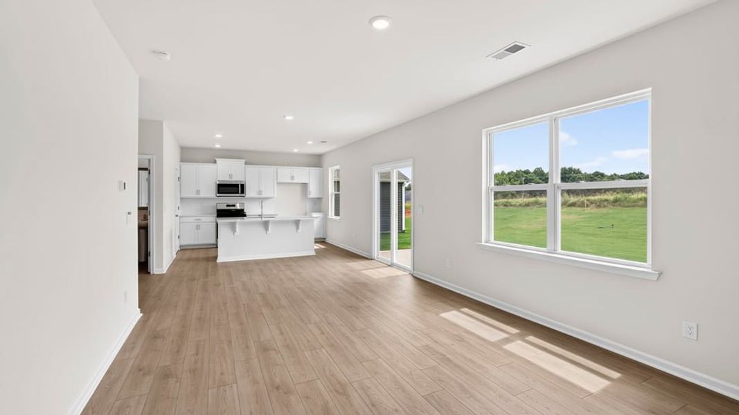 Spacious, unfurnished interior of a new home in Durbin Meadows Traditions, Fountain Inn (Image 24).