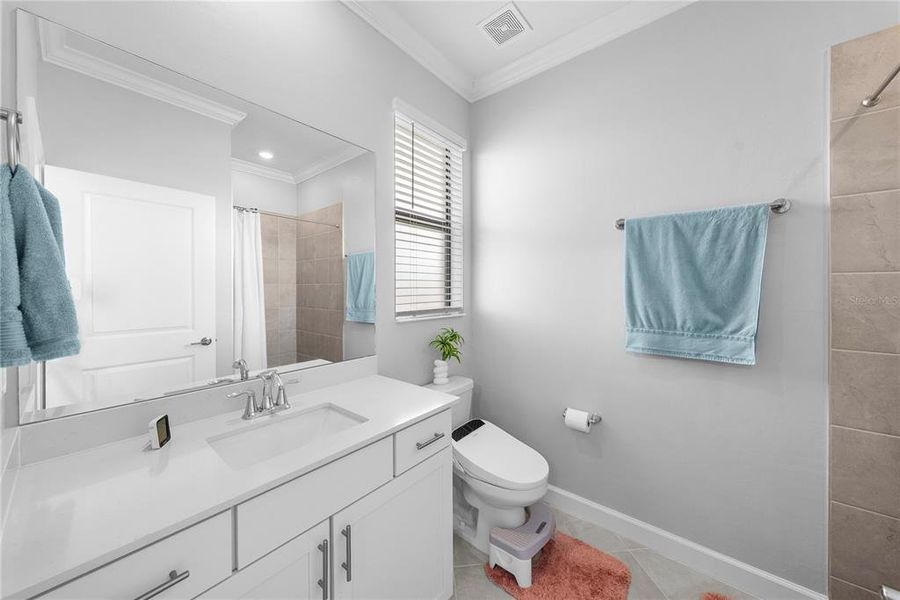 Furnished interior view inside a new home in , Bradenton (Image 8).