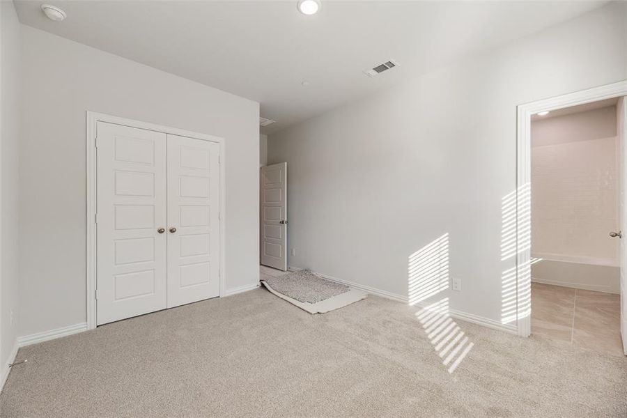 Spacious, unfurnished interior of a new home in , Frisco (Image 17).