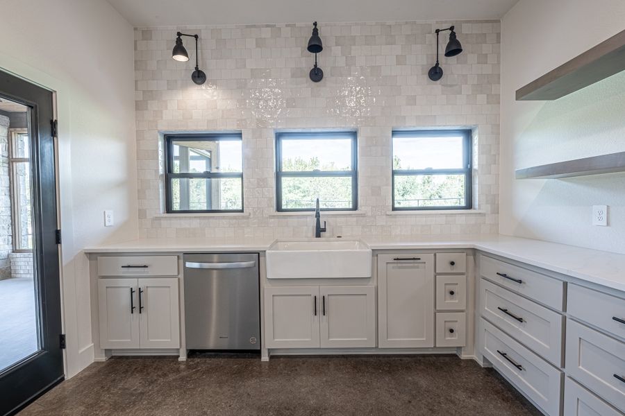 Furnished interior view inside a new home in Eagles Bluff, Weatherford (Image 10).