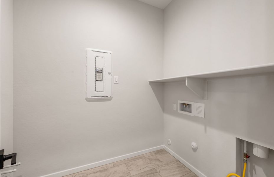 Spacious, unfurnished interior of a new home in Legado West, Queen Creek (Image 24).