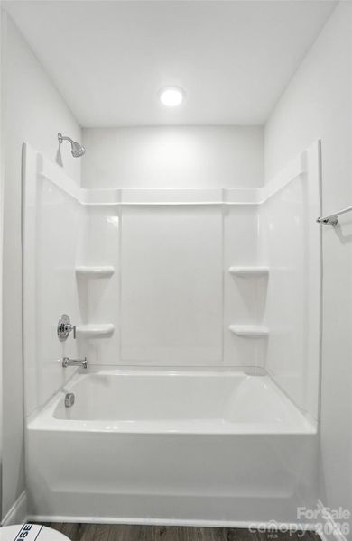 Upstairs full bathroom