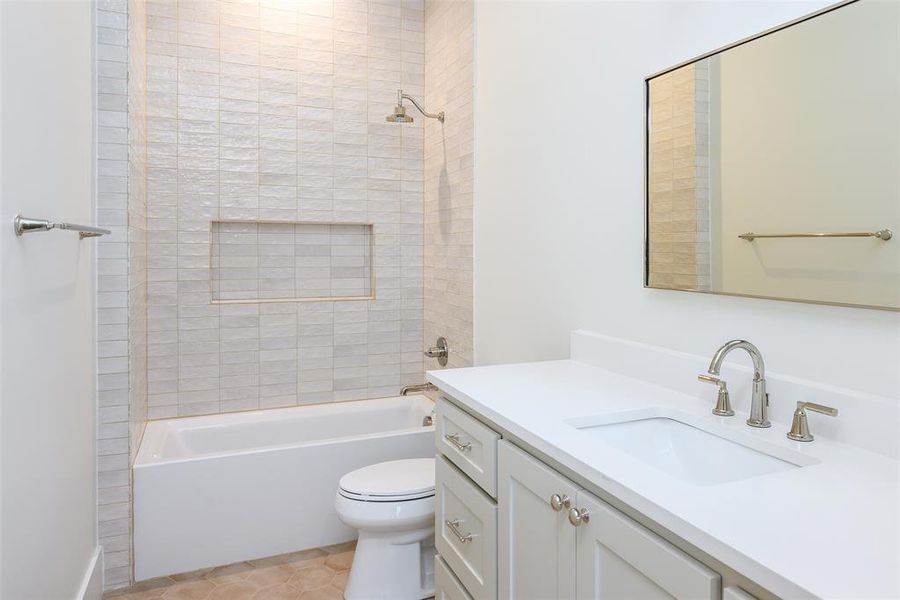 Furnished interior view inside a new home in , Dallas (Image 13).