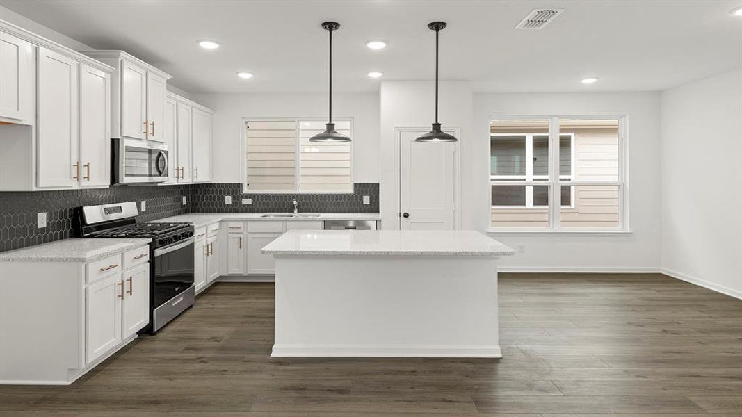 08. 2069 Bayfront - Kitchen