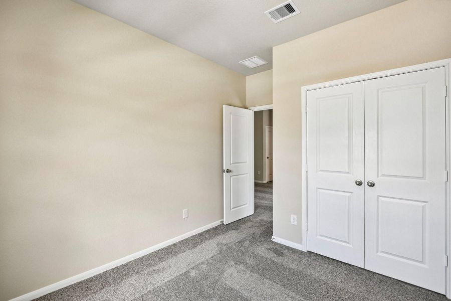 Spacious, unfurnished interior of a new home in Sunterra, Katy (Image 48). Spacious, unfurnished interior of a new home in Sunterra, Katy (Image 48).