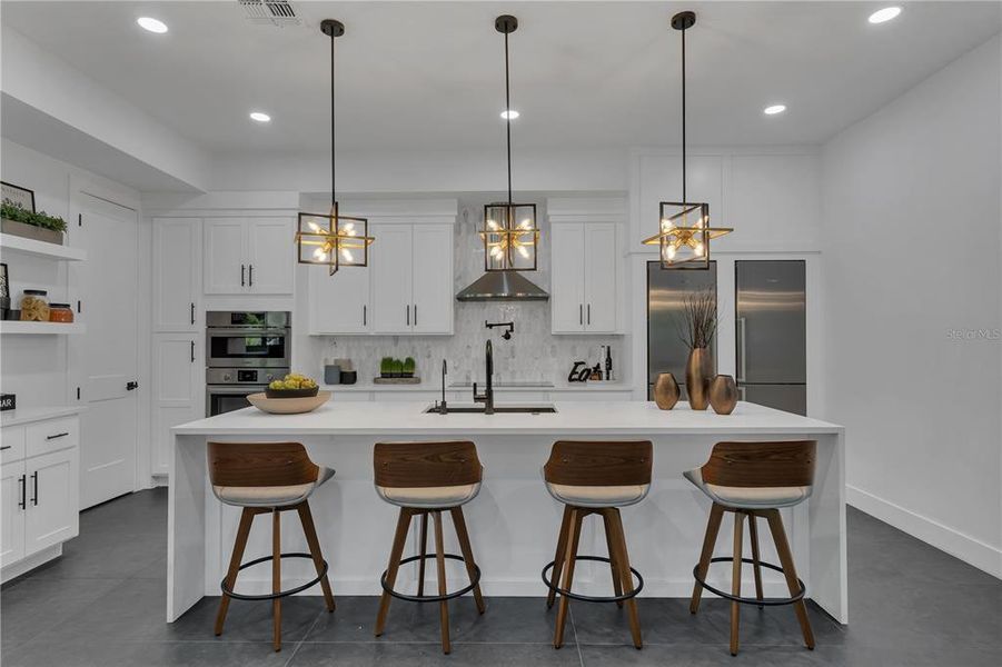 Furnished interior view inside a new home in , Orlando (Image 40).