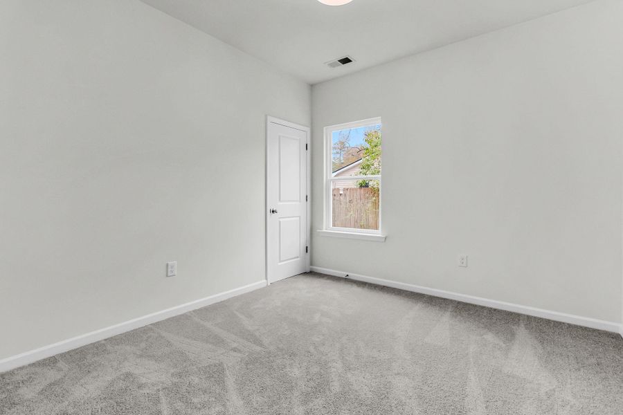 Spacious, unfurnished interior of a new home in , Goose Creek (Image 33).