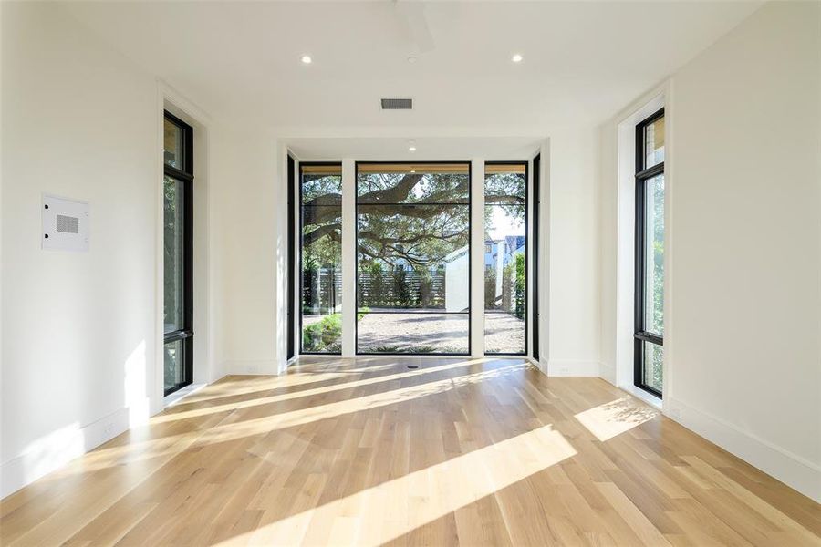 Spacious, unfurnished interior of a new home in , Dallas (Image 21). Spacious, unfurnished interior of a new home in , Dallas (Image 21).