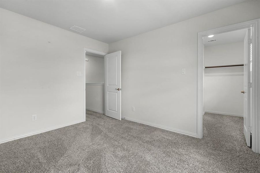 Spacious, unfurnished interior of a new home in Cibolo Hills, Fort Worth (Image 31). Spacious, unfurnished interior of a new home in Cibolo Hills, Fort Worth (Image 31).