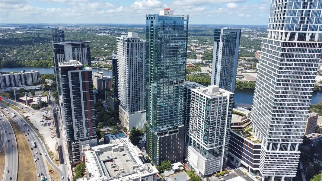 Condo located in Austin, TX showcasing its design and architecture (Image 23).