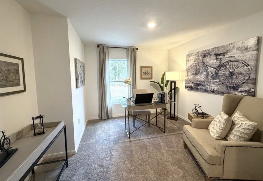 Furnished interior view inside a new home in Citrus Springs, Dunnellon (Image 8).