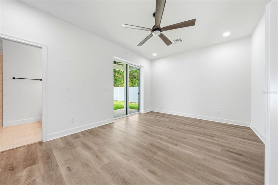 Spacious, unfurnished interior of a new home in , Eustis (Image 26).