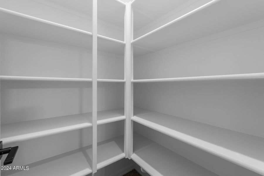 32)CLOSET