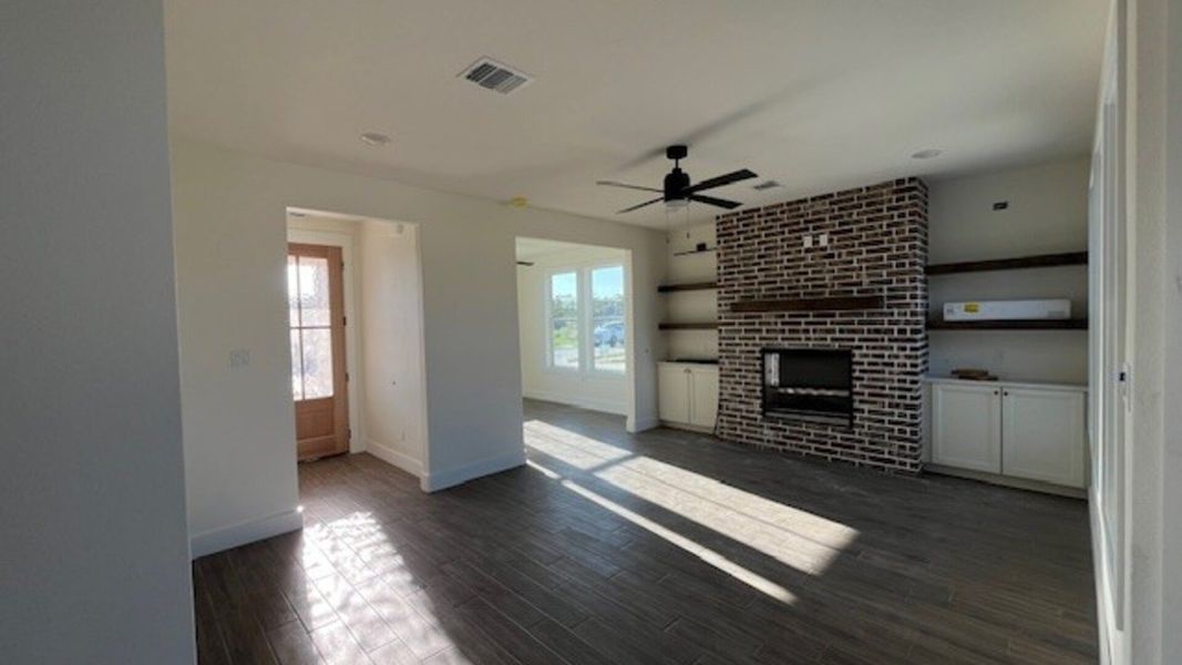 Spacious, unfurnished interior of a new home in Lakeside at Millican Reserve, College Station (Image 8).