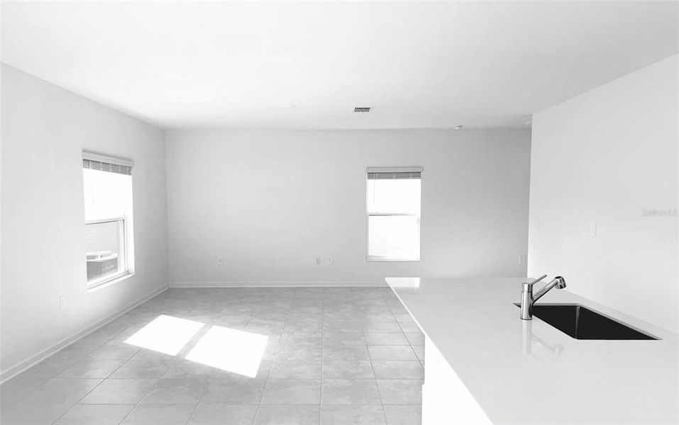 Spacious, unfurnished interior of a new home in , Winter Haven (Image 21).
