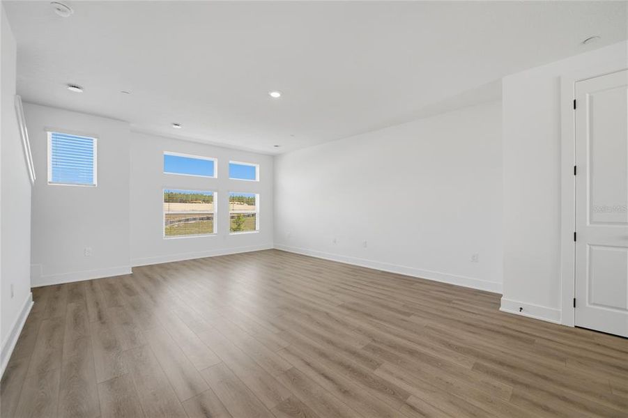 Spacious, unfurnished interior of a new home in , Winter Garden (Image 23). Spacious, unfurnished interior of a new home in , Winter Garden (Image 23).