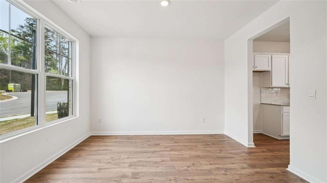 Spacious, unfurnished interior of a new home in Sherwood Manor, College Park (Image 14).