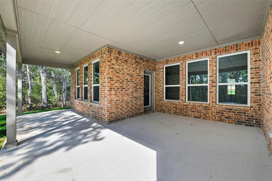 Exterior details and patio area of a home in Arbor Oaks, Boyd (Image 2).