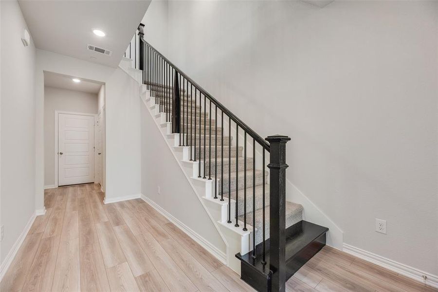 Spacious, unfurnished interior of a new home in , Frisco (Image 17).