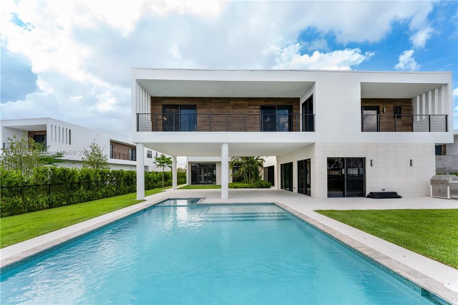 Image 11 of a home in . Image 11 of a home in .