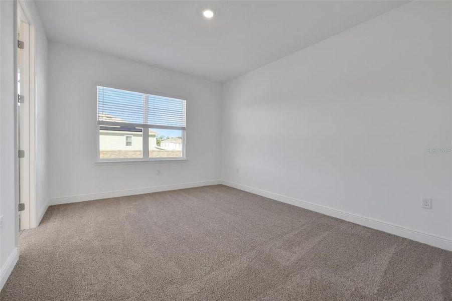 Spacious, unfurnished interior of a new home in , St. Cloud (Image 15).