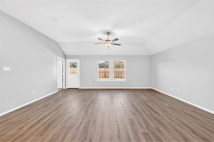 Spacious, unfurnished interior of a new home in Kings Way, Denton (Image 27).