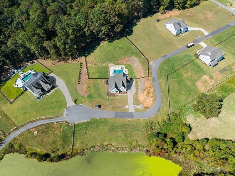 Community amenities in , Cumming (Image 37).