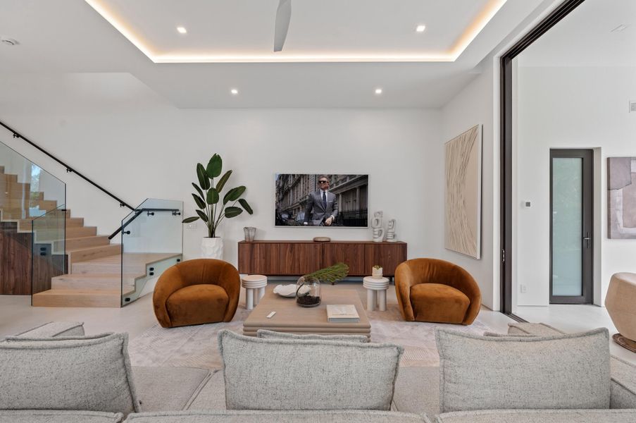 mls_LIVING_STRAIGHT_DT