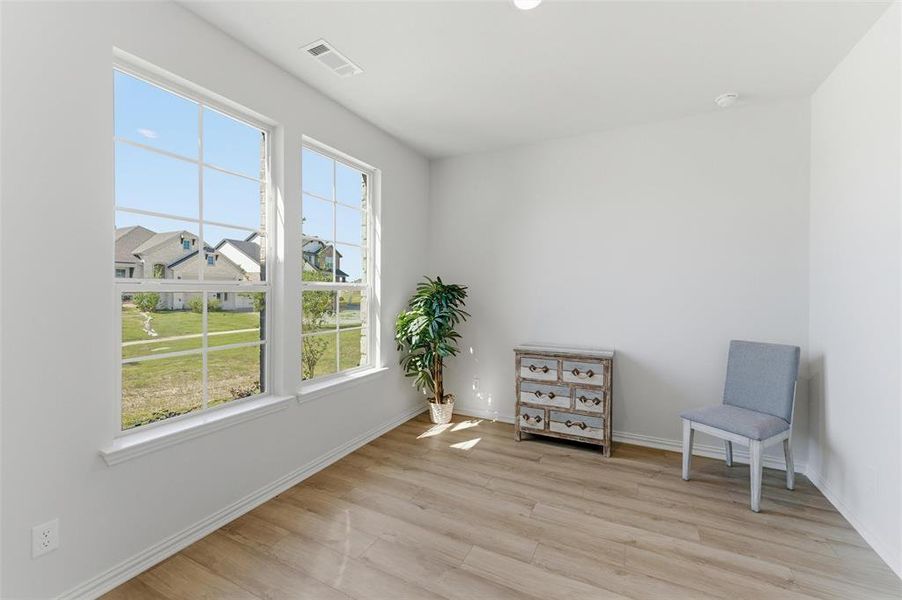 Image 34 of a home in Covenant Park.