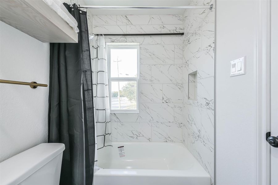 Image 33 of a home in .