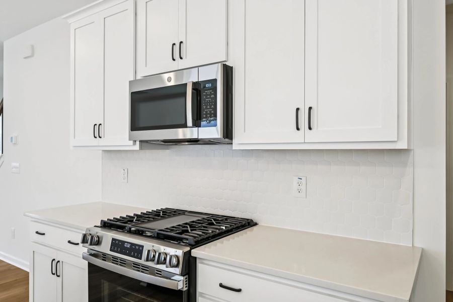 Kitchen featuring the AW Collection® Harmony - Smooth finishes and classic touches shine. Kitchen featuring the AW Collection® Harmony - Smooth finishes and classic touches shine.