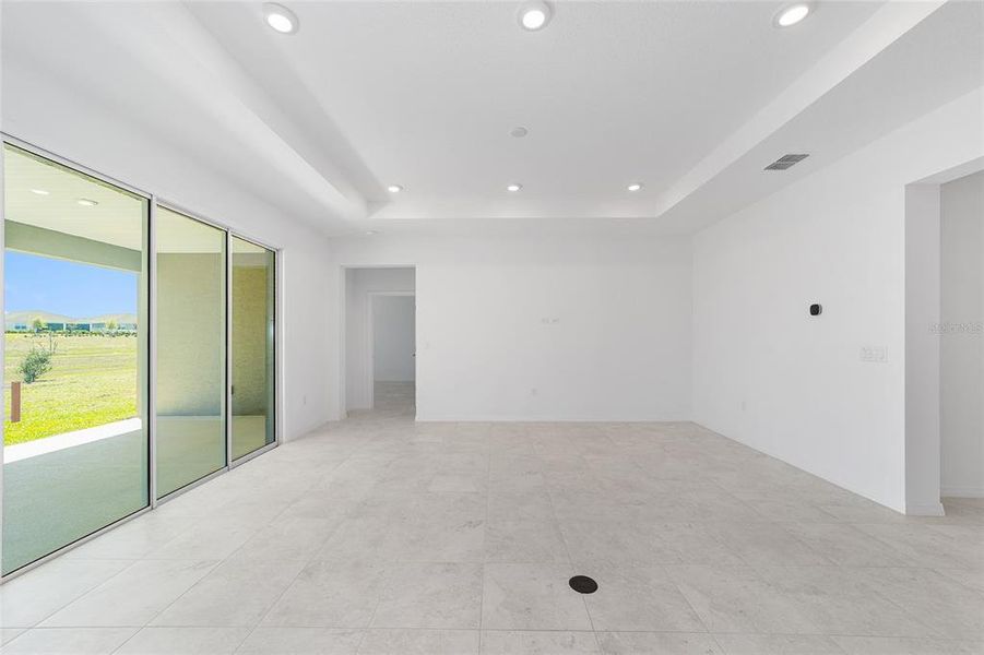 Spacious, unfurnished interior of a new home in Calesa Township, Ocala (Image 45).